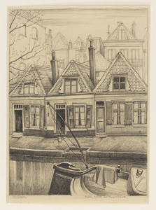 30471 Gezicht over de Oudegracht te Utrecht op de voorgevels van enige huisjes aan de Twijnstraat aan de Werf en op de ...